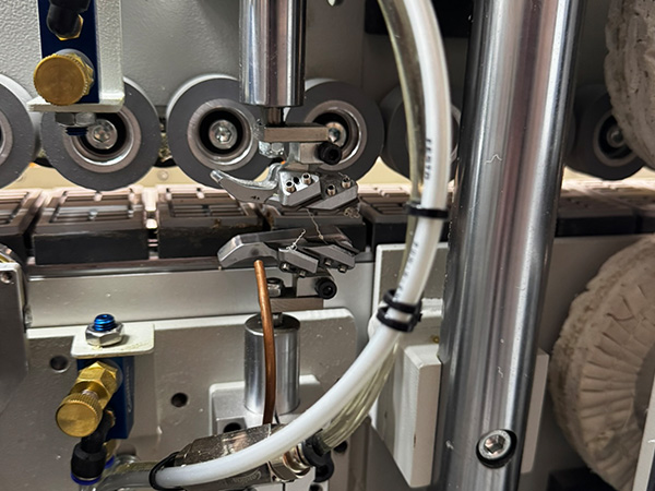 PowlTech PE3 flat scraping unit removing trimming ripple from the top and bottom edge for UK kitchen production